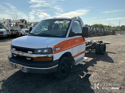 2014 Chevrolet Express G4500 Cut-Away Cab & Chassis