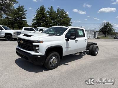 2024 Chevrolet Silverado 3500HD Crew-Cab Chassis