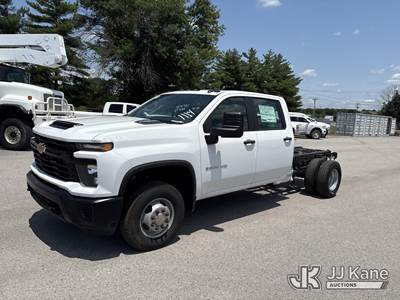 2024 Chevrolet Silverado 3500HD Crew-Cab Chassis