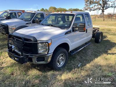 2016 Ford F350 4x4 Extended-Cab & Chassis