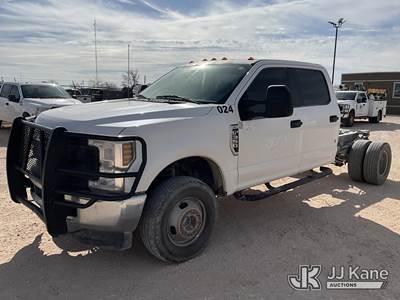 2019 Ford F-350 SD Crew-Cab Chassis