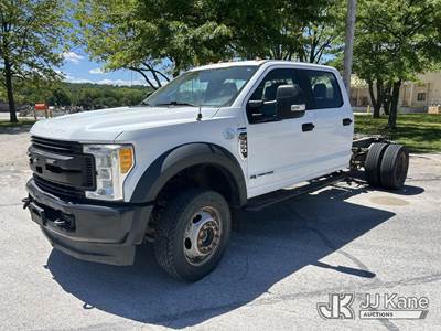 2017 Ford F550 4x4 Crew-Cab Chassis