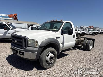 2005 Ford F-550 Regular Cab DRW Cab & Chassis