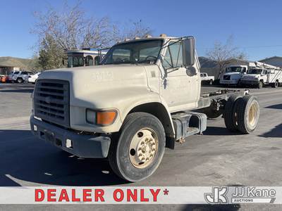 1998 Ford F800 Cab & Chassis