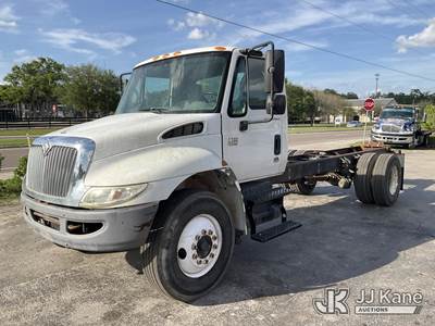 2006 International 4300 Cab & Chassis