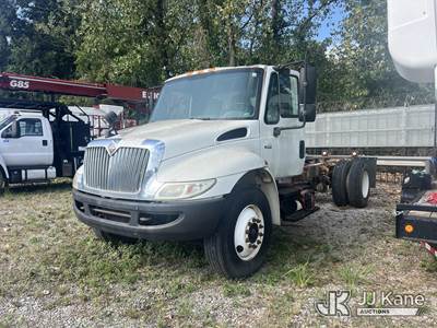 2003 International 4400 Cab & Chassis