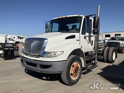 2011 International 4400 LP Cab & Chassis
