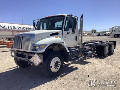2005 International 7400 T/A Cab & Chassis