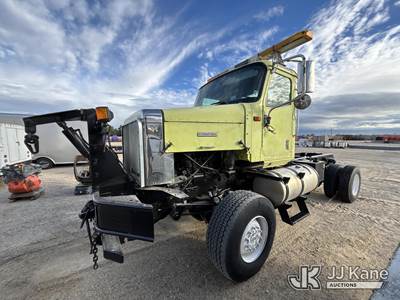 2001 International 5600i Cab & Chassis