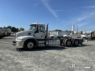 Mack Pinnacle CXU613 Cab & Chassis Truck