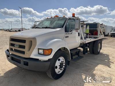 2004 Ford F-650 Flatbed/Utility Truck