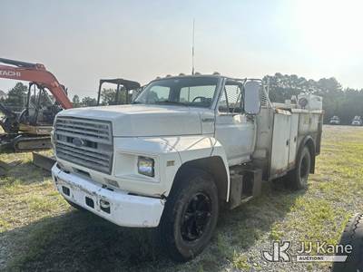 1997 Ford F700 Reel Loader Truck