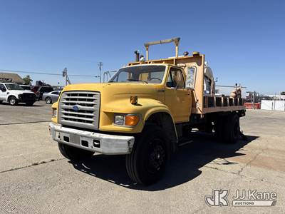 1995 Ford F800 Puller Truck
