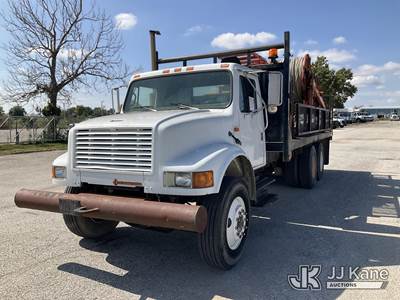 1991 International 4900 4-Position T/A Reel Trailer