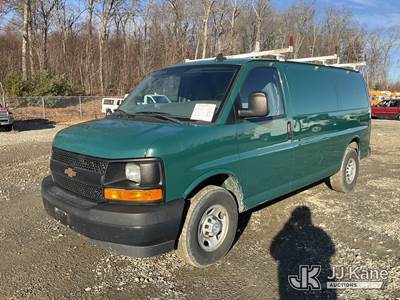 2017 Chevrolet Express 3500 Cargo Cargo Van