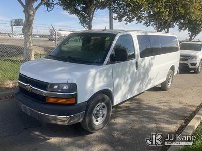 2015 Chevrolet Express LT 3500 Extended Passenger Van