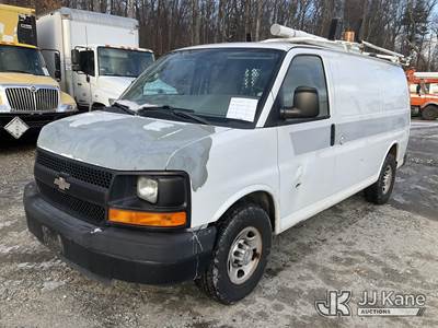 2011 Chevrolet Express G2500 Cargo Van