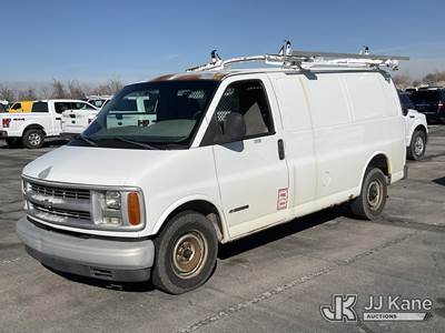 2000 Chevrolet Express G2500 Cargo Van