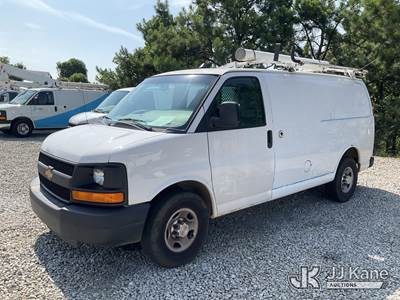 2013 Chevrolet Express G2500 Cargo Van
