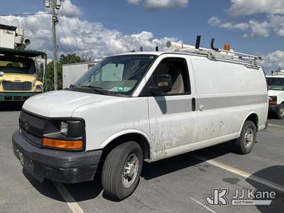 2011 Chevrolet Express G2500 Cargo Van