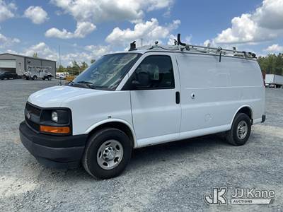 2017 Chevrolet Express G2500 Cargo Van