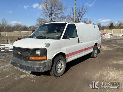 2011 Chevrolet G2500 Cargo Van
