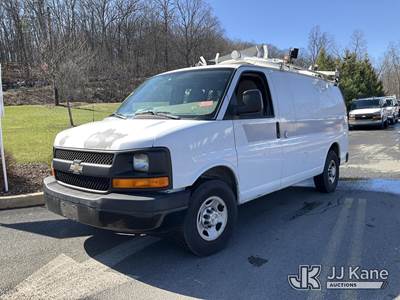 2011 Chevrolet G2500 Cargo Van