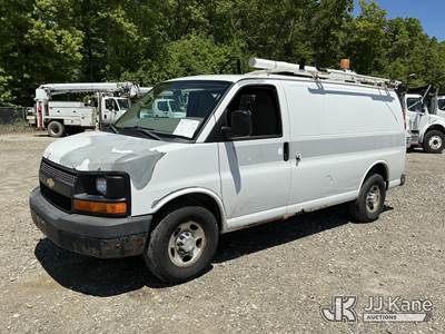2011 Chevrolet G2500 Cargo Van