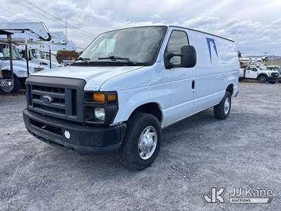 2013 Ford Econoline E-350 Super Duty Cargo Van
