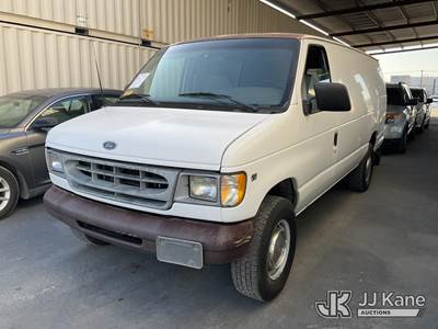 2000 Ford Econoline Cargo Van