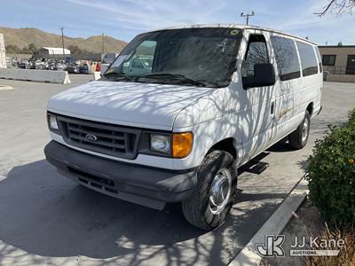 2004 Ford Econoline E-350 Extended Passenger Van