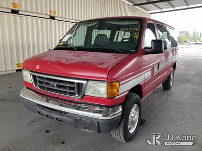 2006 Ford Econoline E-350 Chateau Super Duty Passenger Van