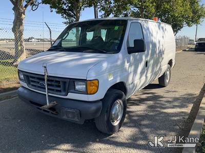 2004 Ford Econoline E-350 Super Duty Cargo Van