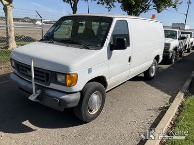 2004 Ford Econoline Cargo Van