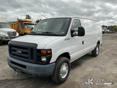 2013 Ford Econoline E-350 Super Duty Cargo Van