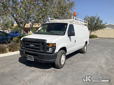 2011 Ford Econoline E-350 Super Duty Cargo Van