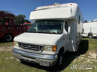 2006 Ford Econoline E-450 RV Command Center