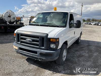 2014 Ford Econoline E-350 Super Duty Cargo Van