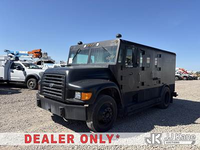 1998 Ford F800 Passenger Van