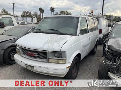 2000 GMC Safari Passenger Van