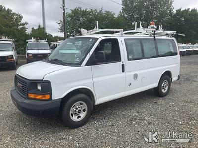 2015 GMC Savana G3500 Cargo Window Van