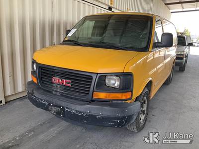 2003 GMC Savana G2500 Cargo Cargo Van