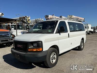 2013 GMC Savana G3500 Cargo Window Van