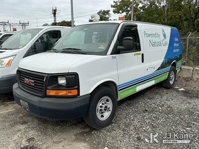 GMC Savana G2500 Cargo Van
