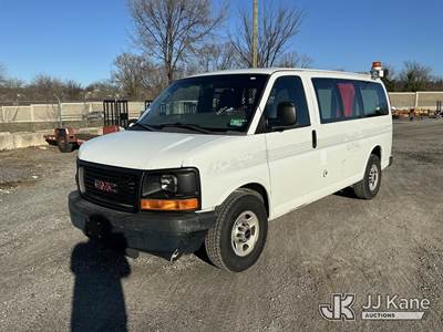2013 GMC Savana G2500 Cargo Window Van