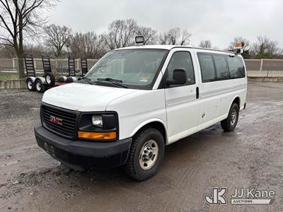 2013 GMC Savana G2500 Cargo Window Van