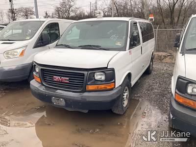 2015 GMC Savana G2500 Cargo Window Van