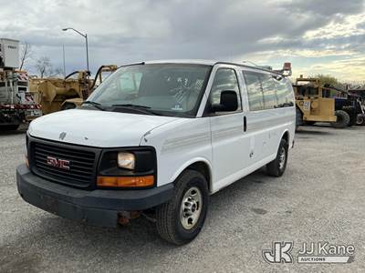 2013 GMC Savana G2500 Cargo Window Van
