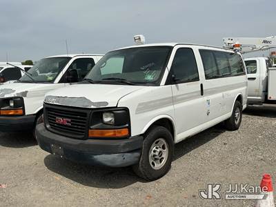 2010 GMC Savana G2500 Cargo Window Van