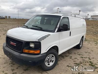 GMC Savana G2500 Cargo Van